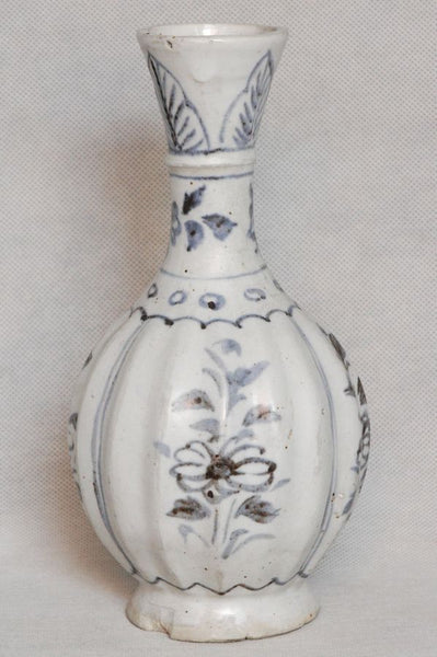 Masterpiece Chinese Yuan Blue and White Porcelain Vase, 13C